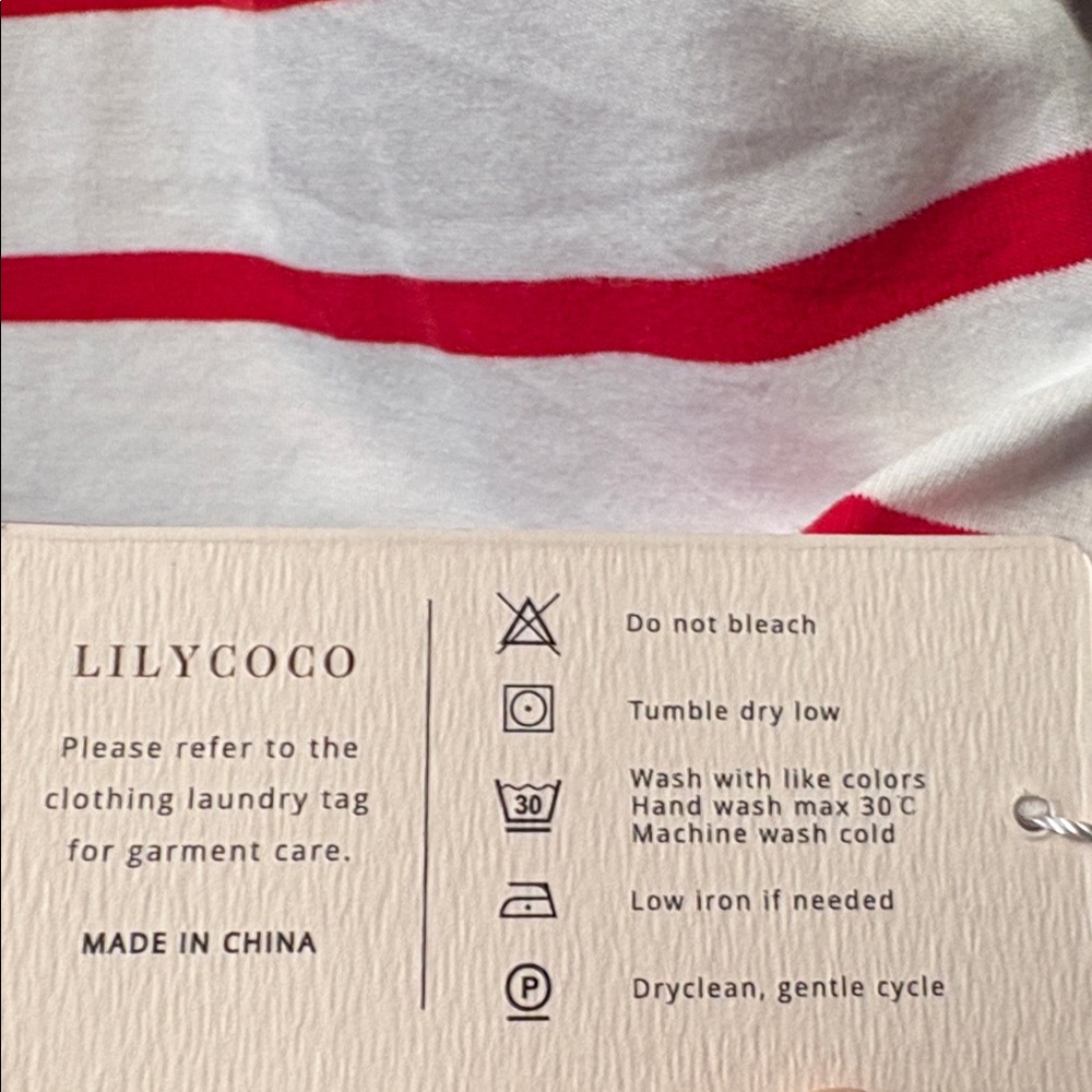 NWT LILYCOCO red and white tee. 95% Cotton and 5% Elastane. Sz S but can fit M. - Picture 4 of 7
